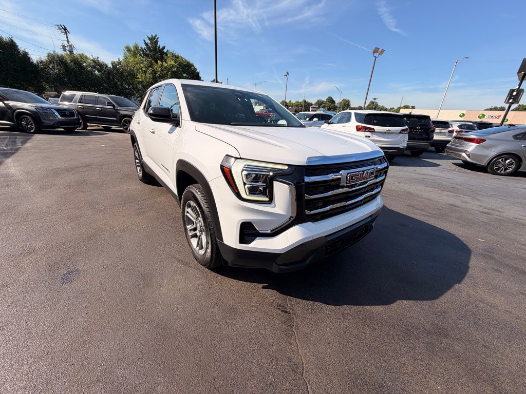 2025 GMC Terrain Image 2