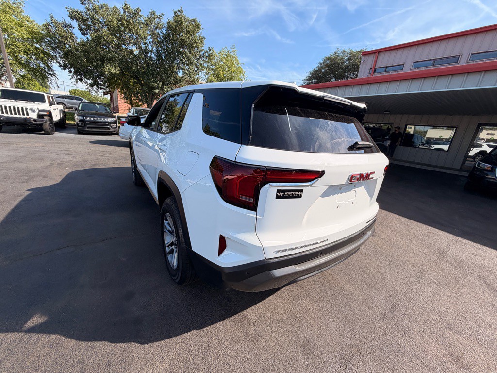 2025 GMC Terrain Image 4