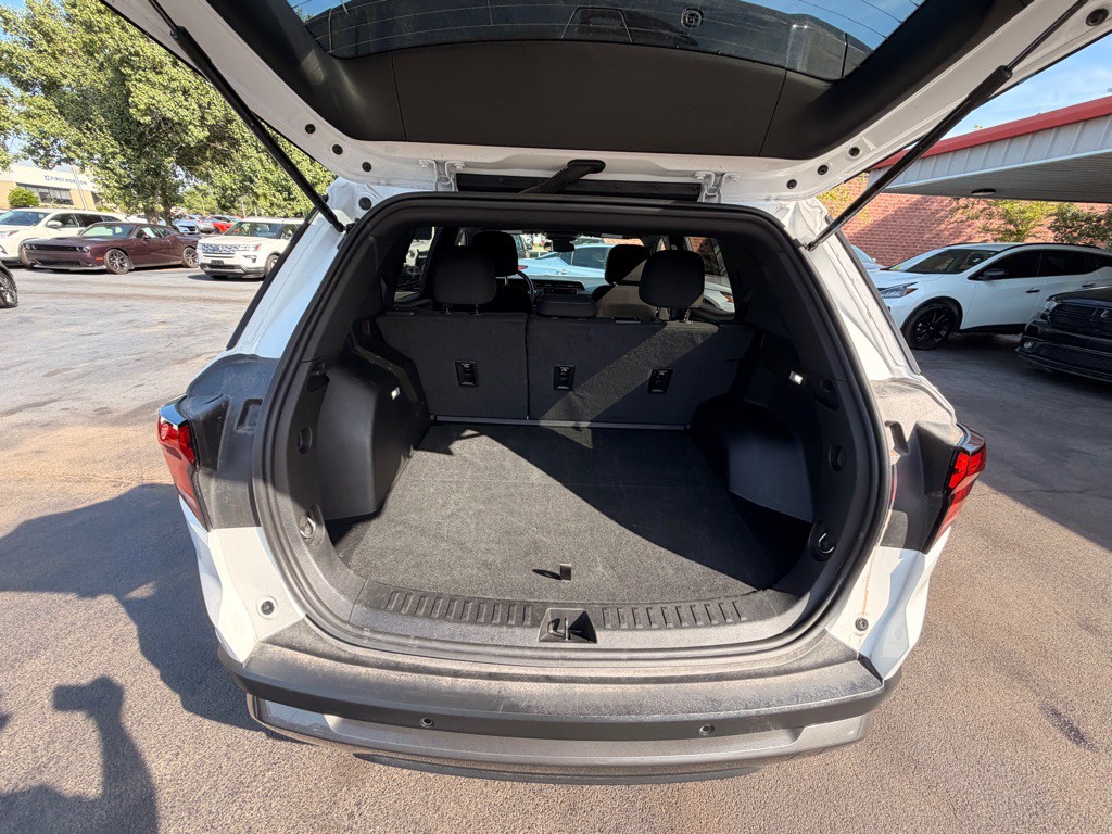 2025 GMC Terrain Image 6