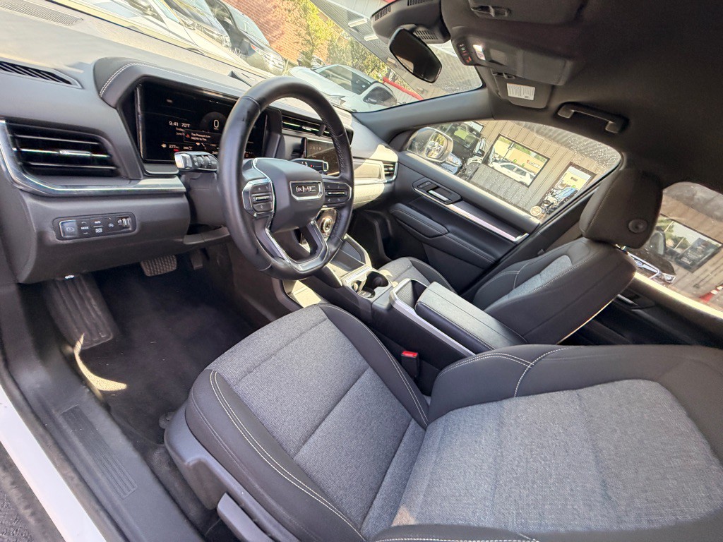 2025 GMC Terrain Image 10