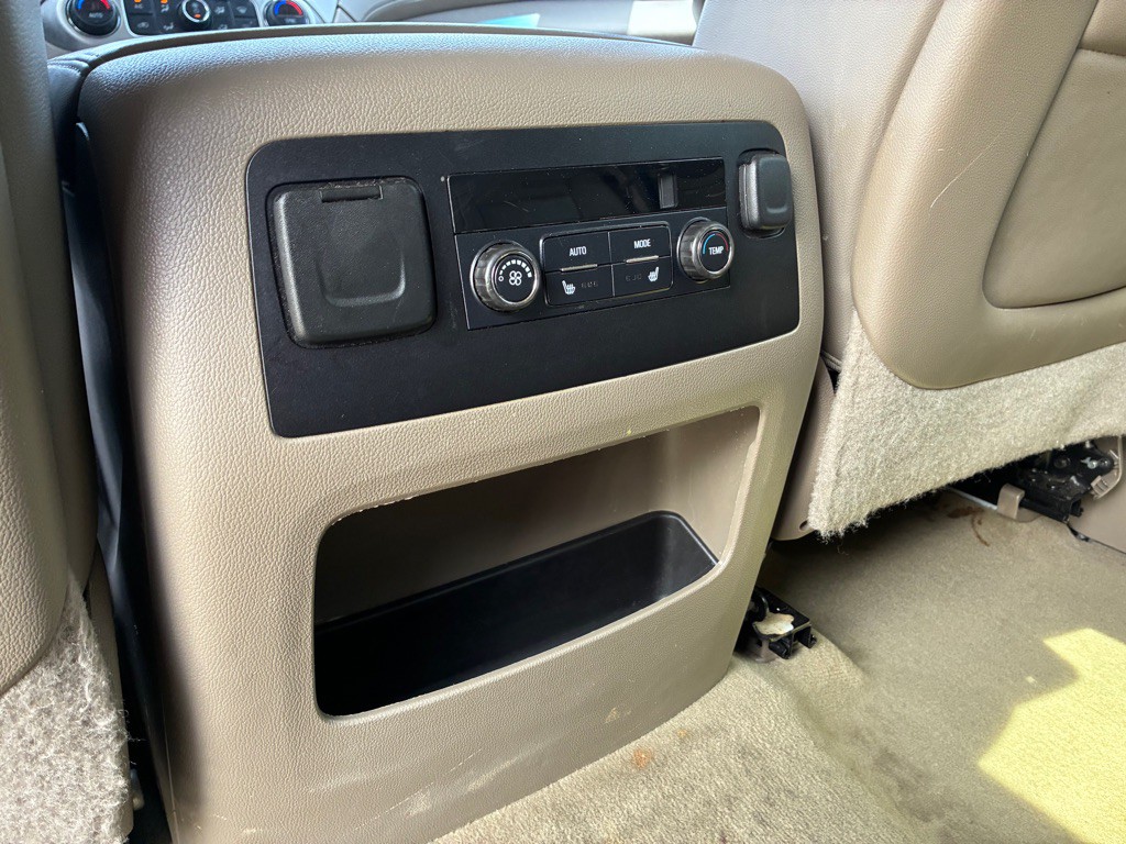 2016 GMC Yukon Image 9