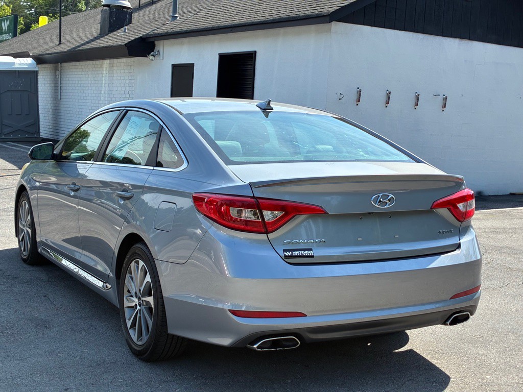 2016 Hyundai Sonata Image 3