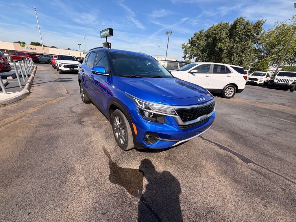 2023 Kia Seltos Image 2