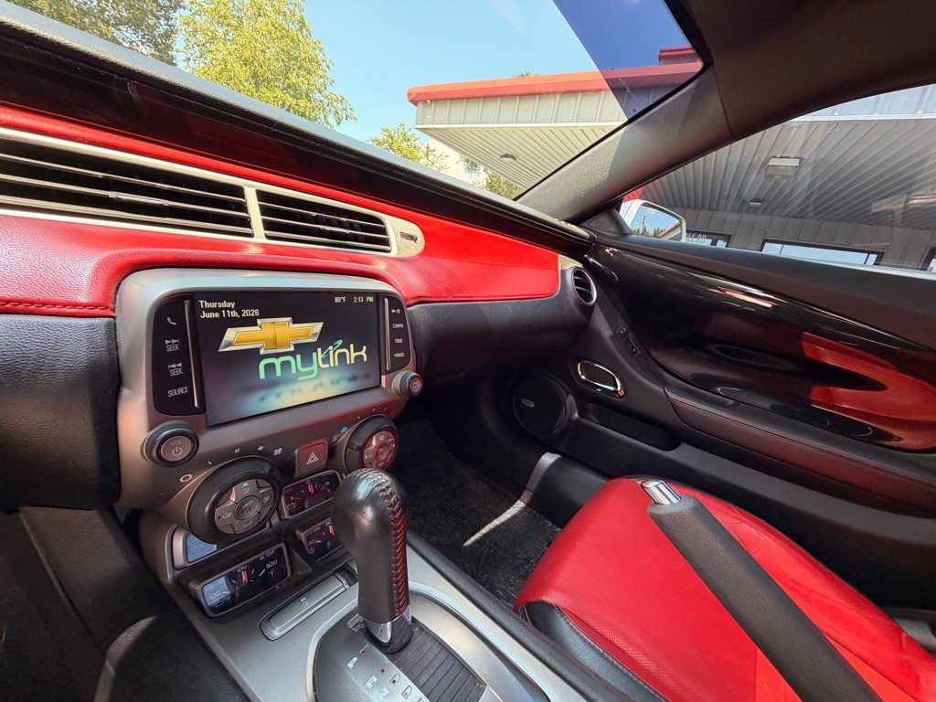 2015 Chevrolet Camaro Image 11