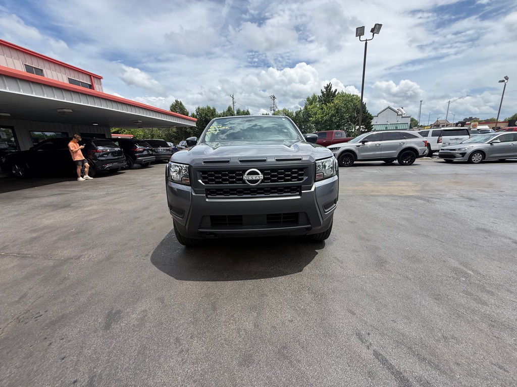 2025 Nissan Frontier Image 3