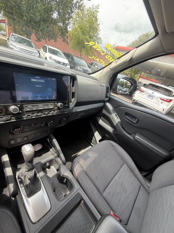 2025 Nissan Frontier Image 6