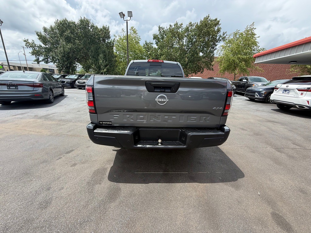 2025 Nissan Frontier Image 11