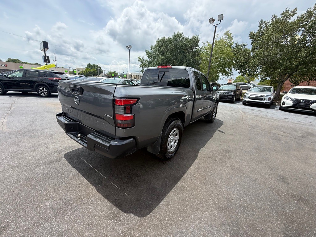2025 Nissan Frontier Image 12