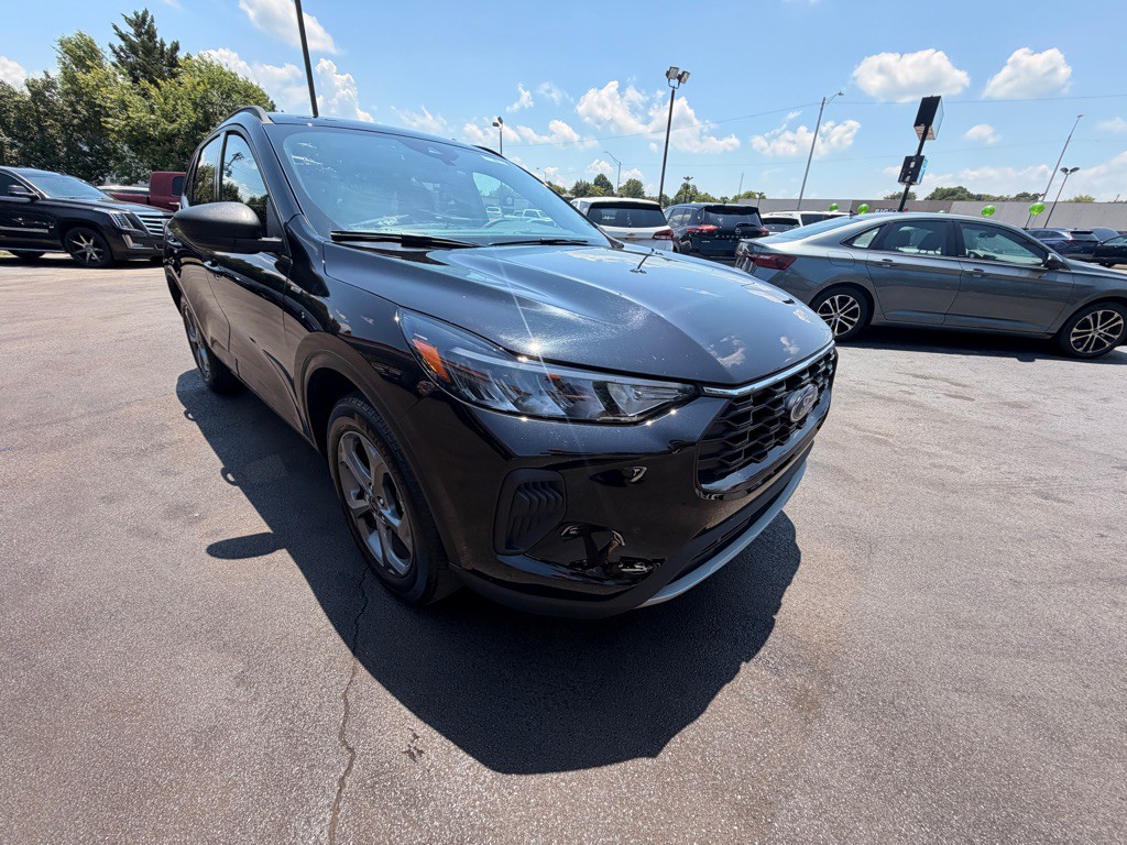 2025 Ford Escape Image 2