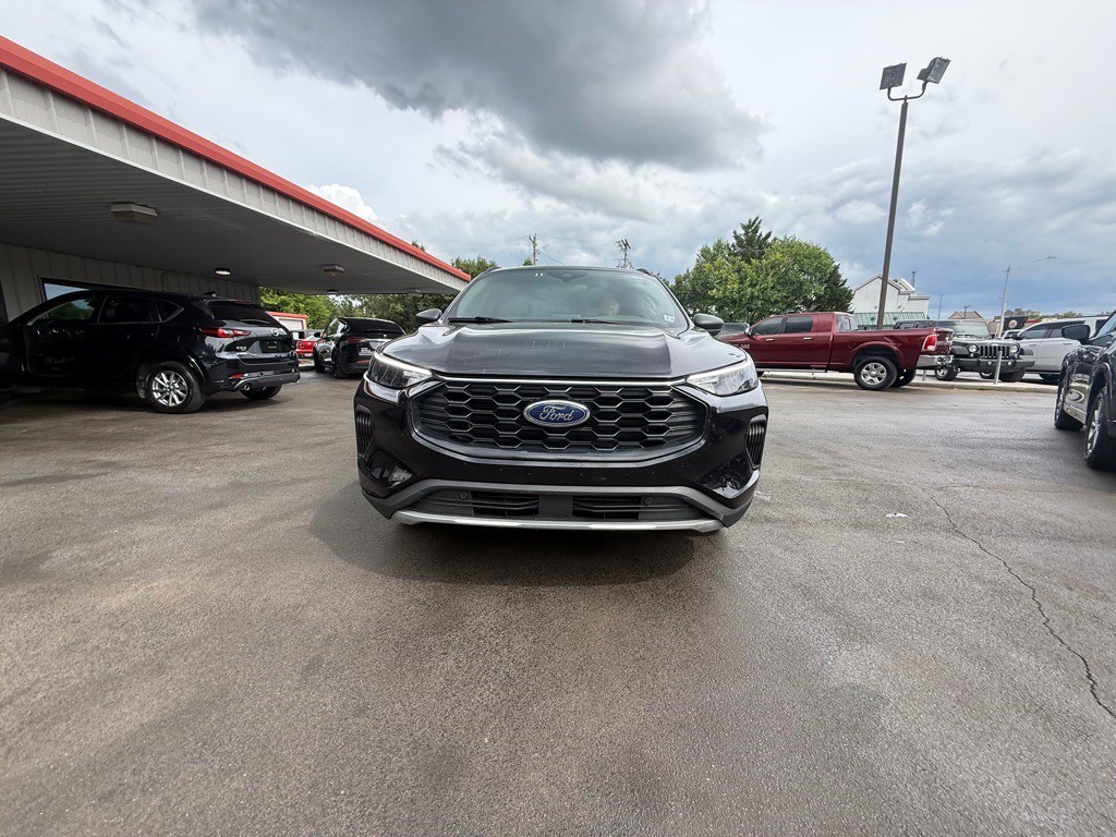 2025 Ford Escape Image 3