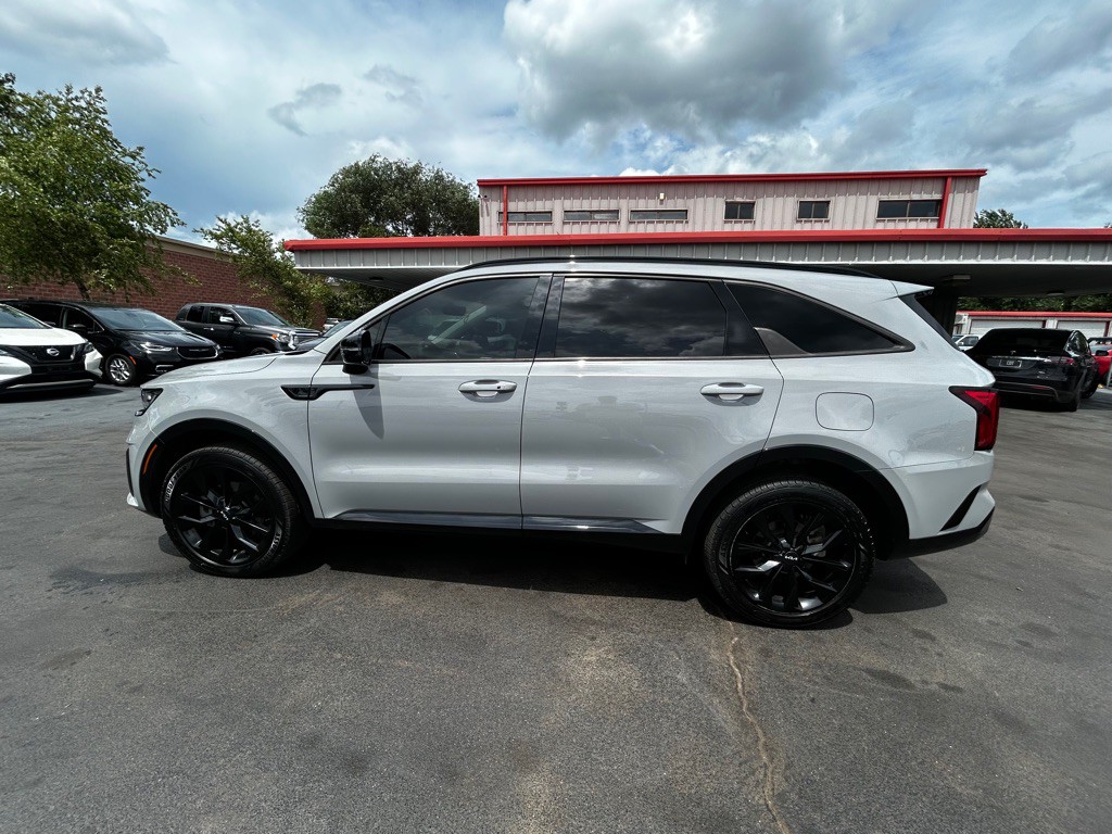 2022 Kia Sorento Image 2
