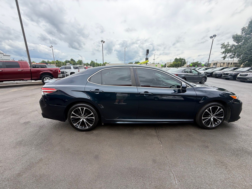 2018 Toyota Camry Image 5