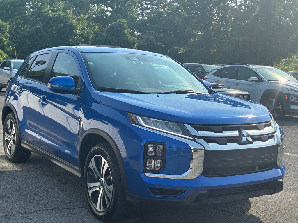 2025 Mitsubishi Outlander Image 3