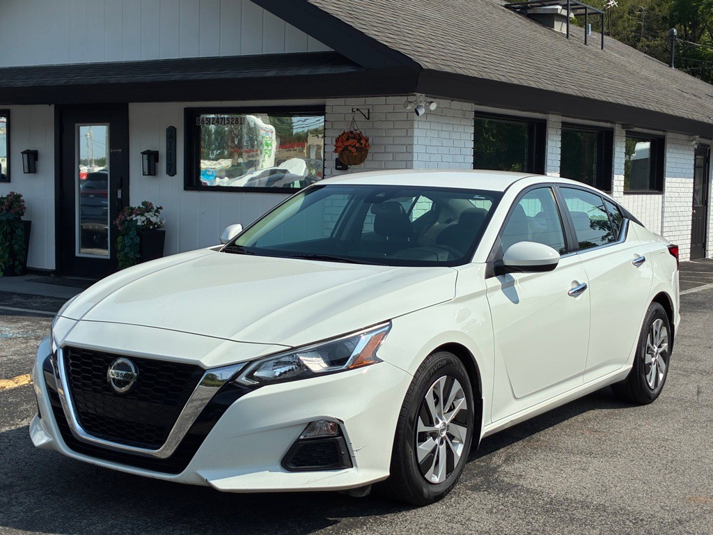 2020 Nissan Altima Image 2
