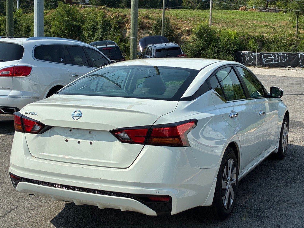 2020 Nissan Altima Image 4