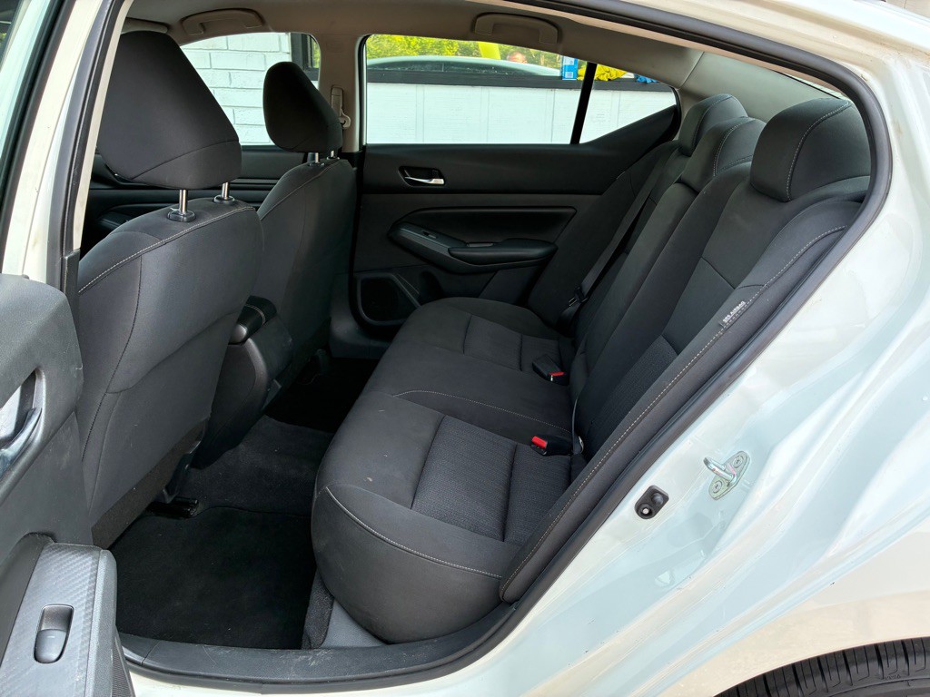 2020 Nissan Altima Image 7
