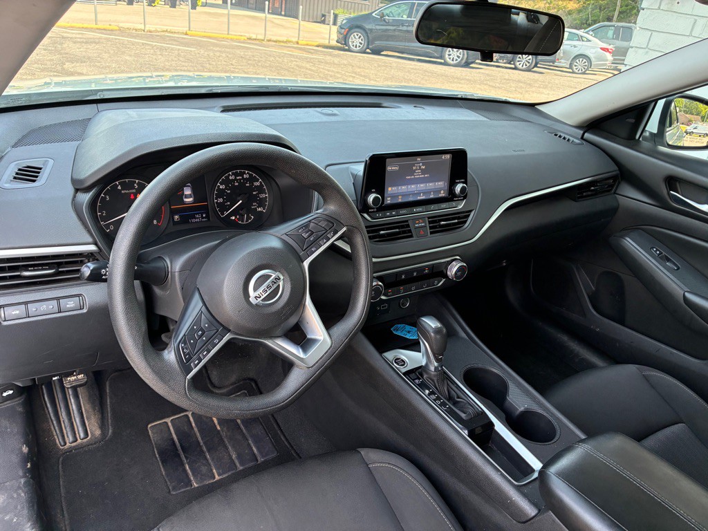 2020 Nissan Altima Image 9