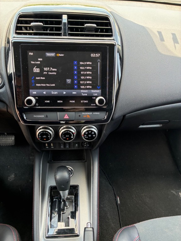 2025 Mitsubishi Outlander Image 10