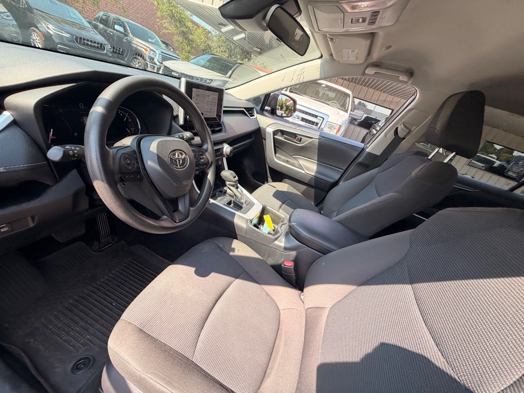 2025 Toyota Rav4 Image 9