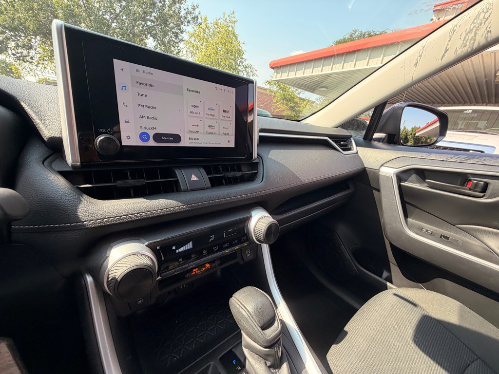 2025 Toyota Rav4 Image 10