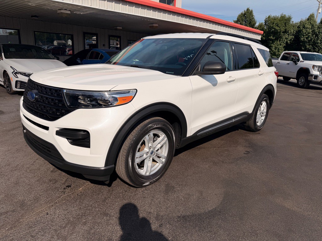 2021 Ford Explorer Image 2