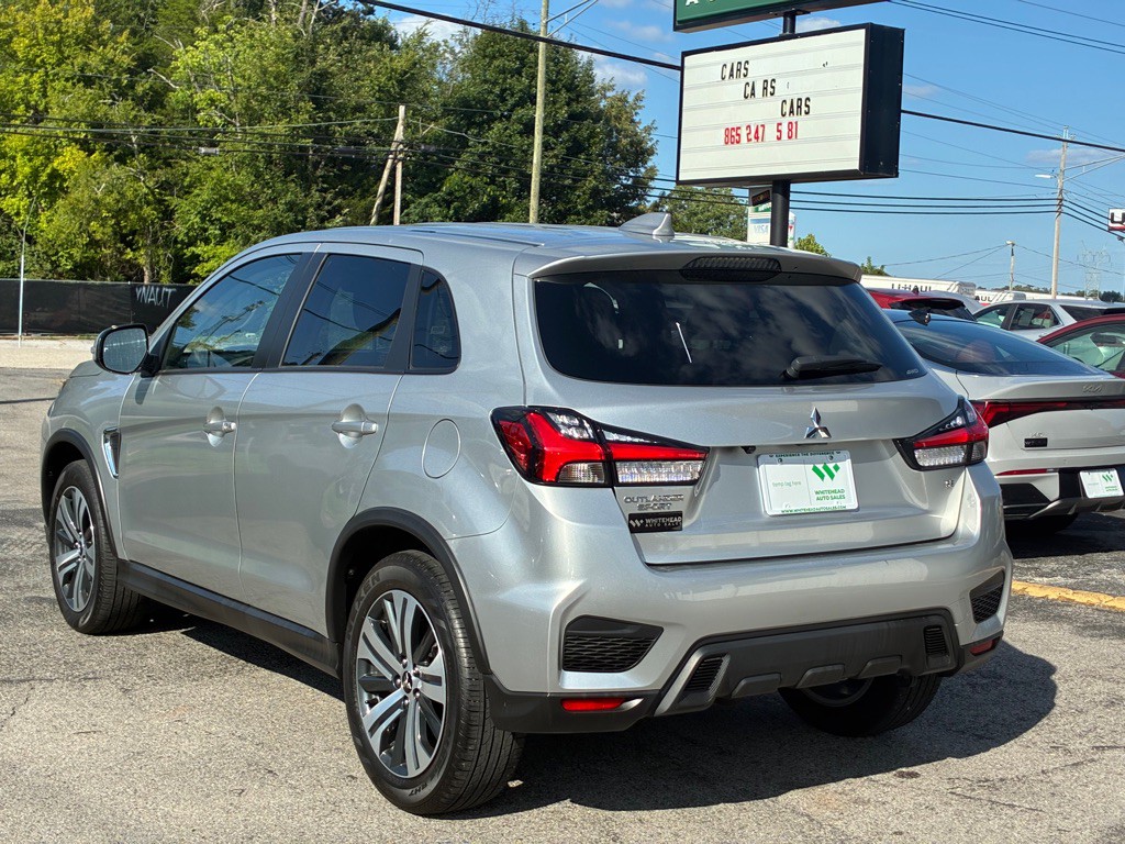 2025 Mitsubishi Outlander Image 3