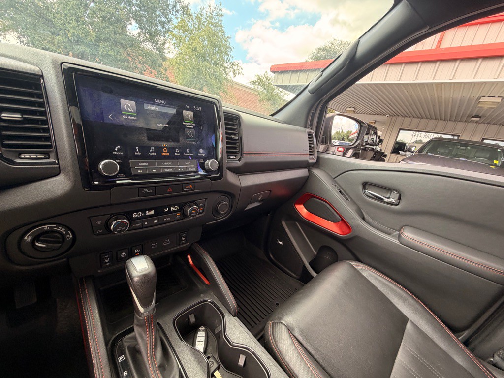 2023 Nissan Frontier Image 11
