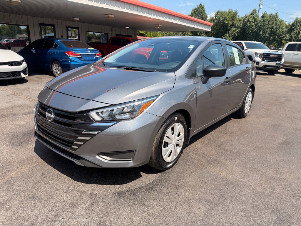 2025 Nissan Versa Image 2