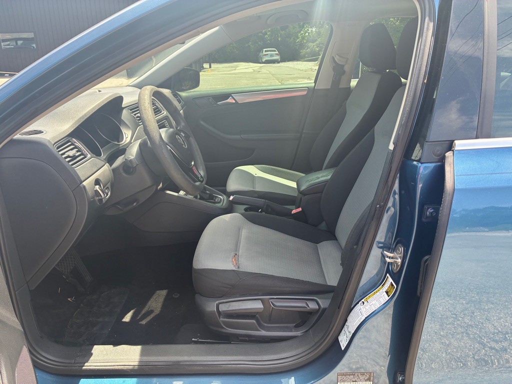 2017 Volkswagen Jetta Image 6