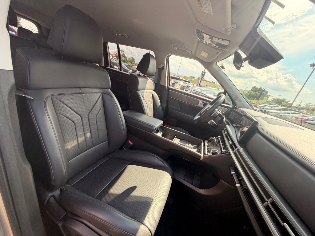 2025 Hyundai Santa Fe Image 8