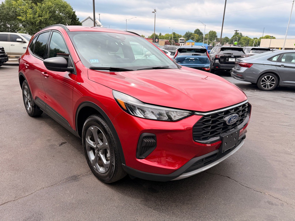 2025 Ford Escape Image 3
