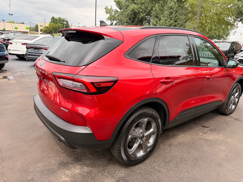 2025 Ford Escape Image 4
