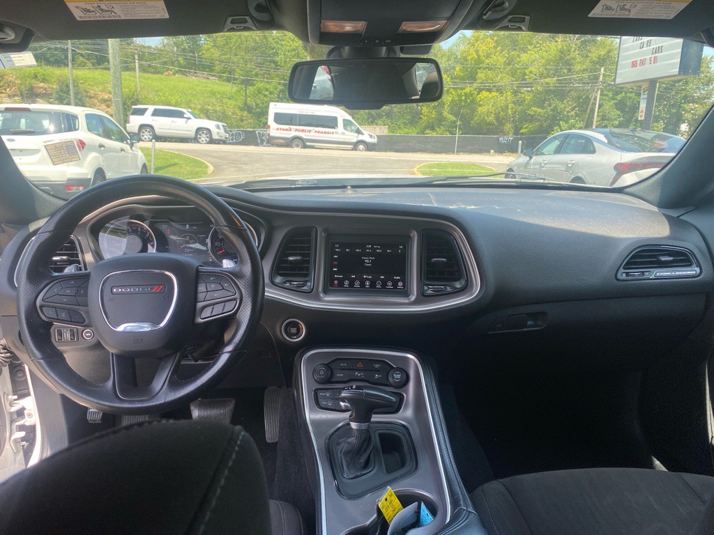 2022 Dodge Challenger Image 6