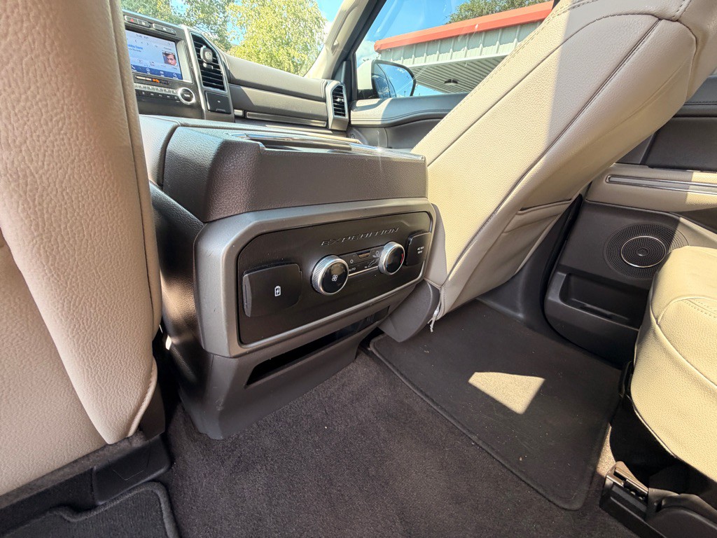 2021 Ford Expedition Image 8