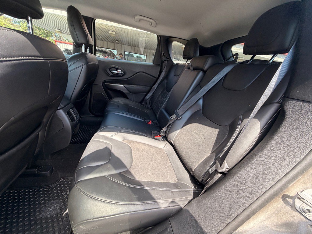 2020 Jeep Cherokee Image 7