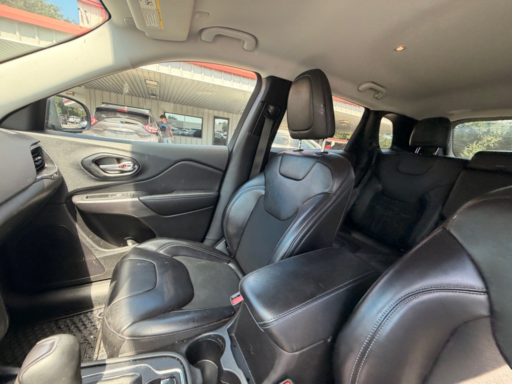 2020 Jeep Cherokee Image 9