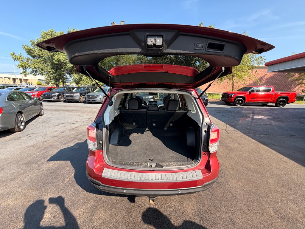 2017 Subaru Forester Image 6