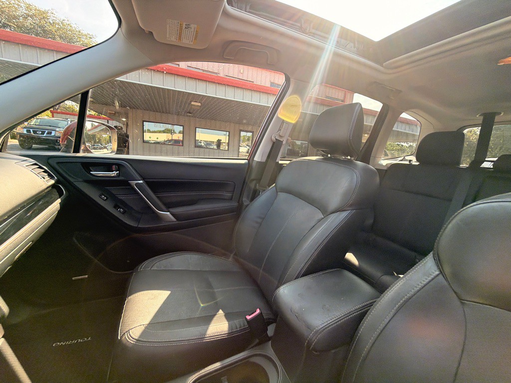 2017 Subaru Forester Image 9