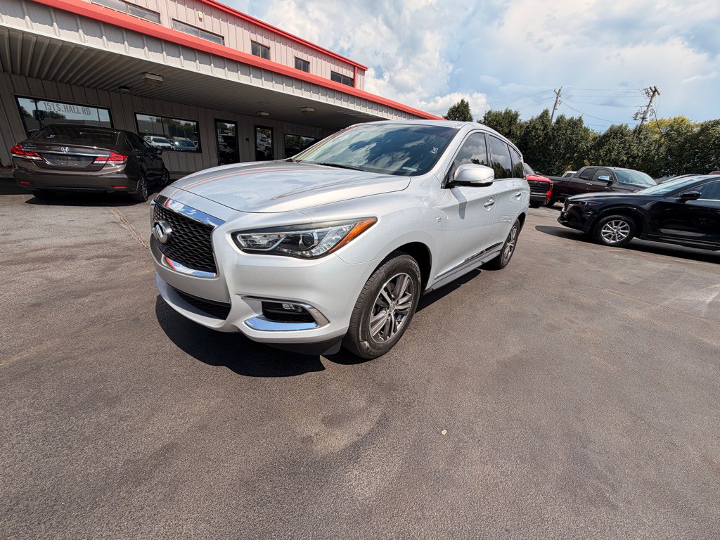 2018 INFINITI QX60 Image 2