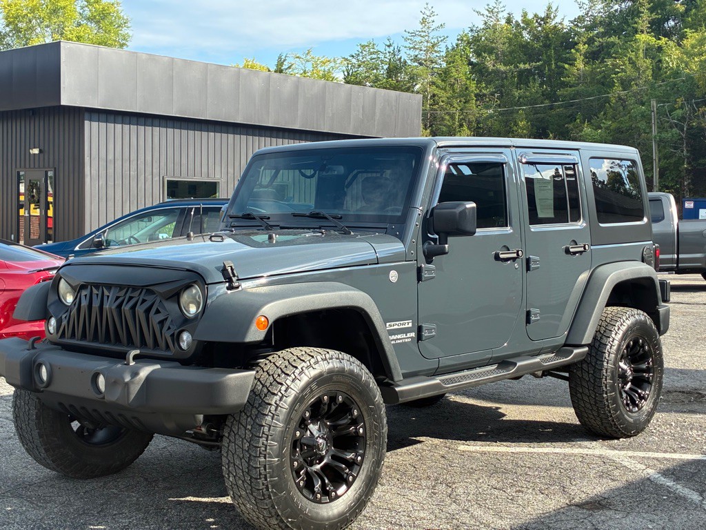 2017 Jeep Wrangler Unlimited Image 2