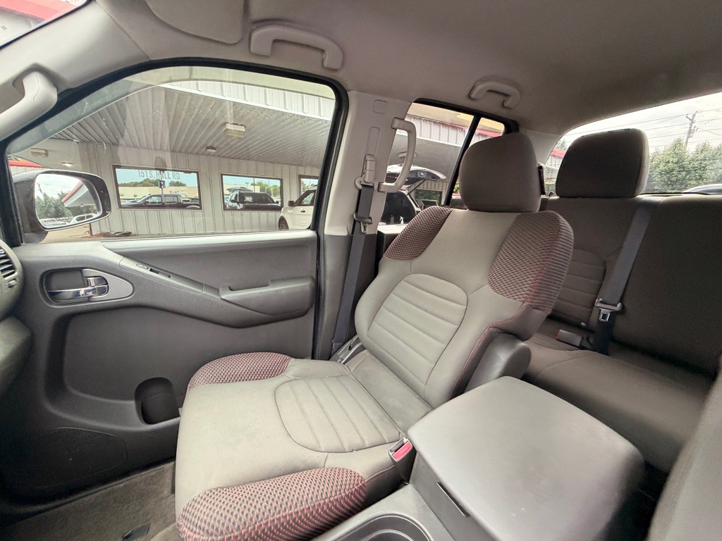 2012 Nissan Frontier Image 7