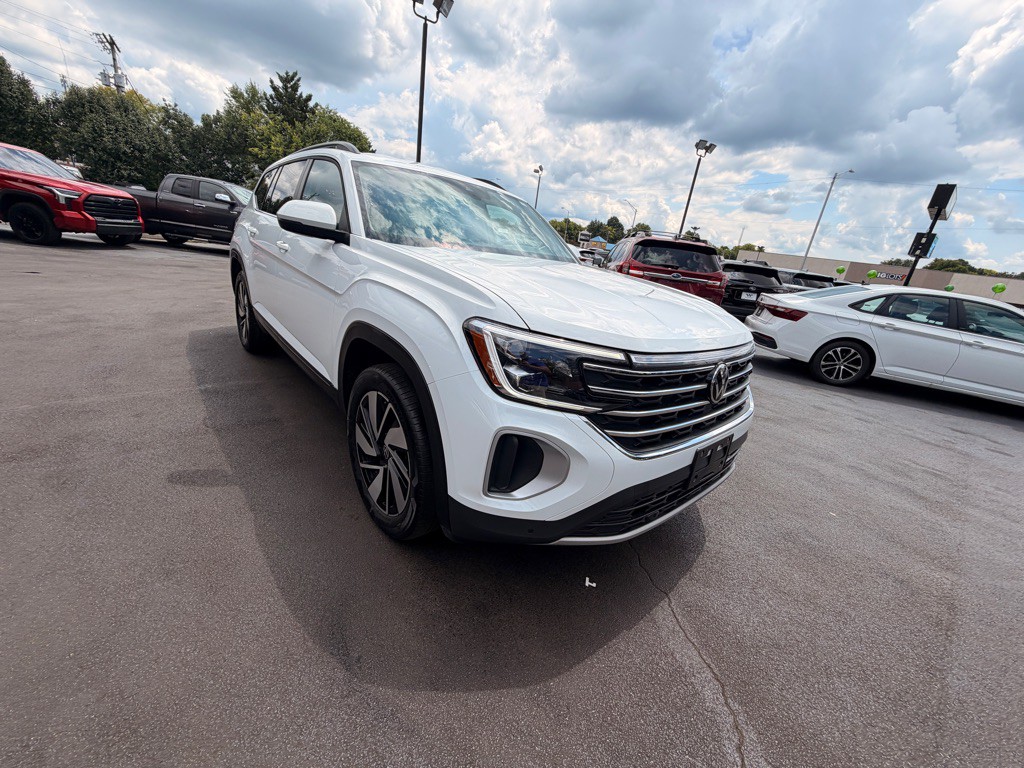 2025 Volkswagen Atlas Image 2