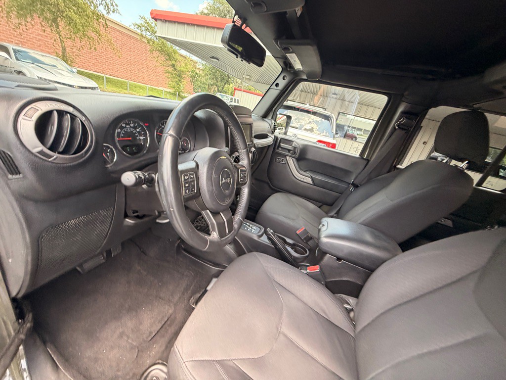2015 Jeep Wrangler Unlimited Image 9