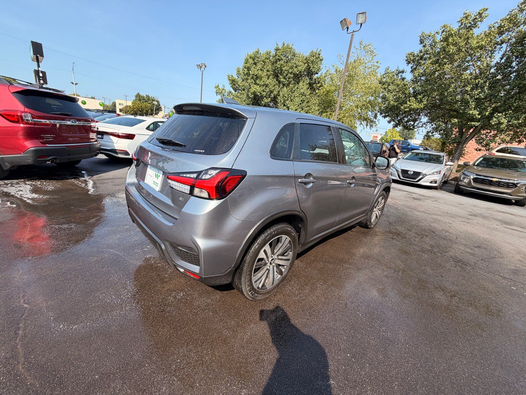 2024 Mitsubishi Outlander Image 4