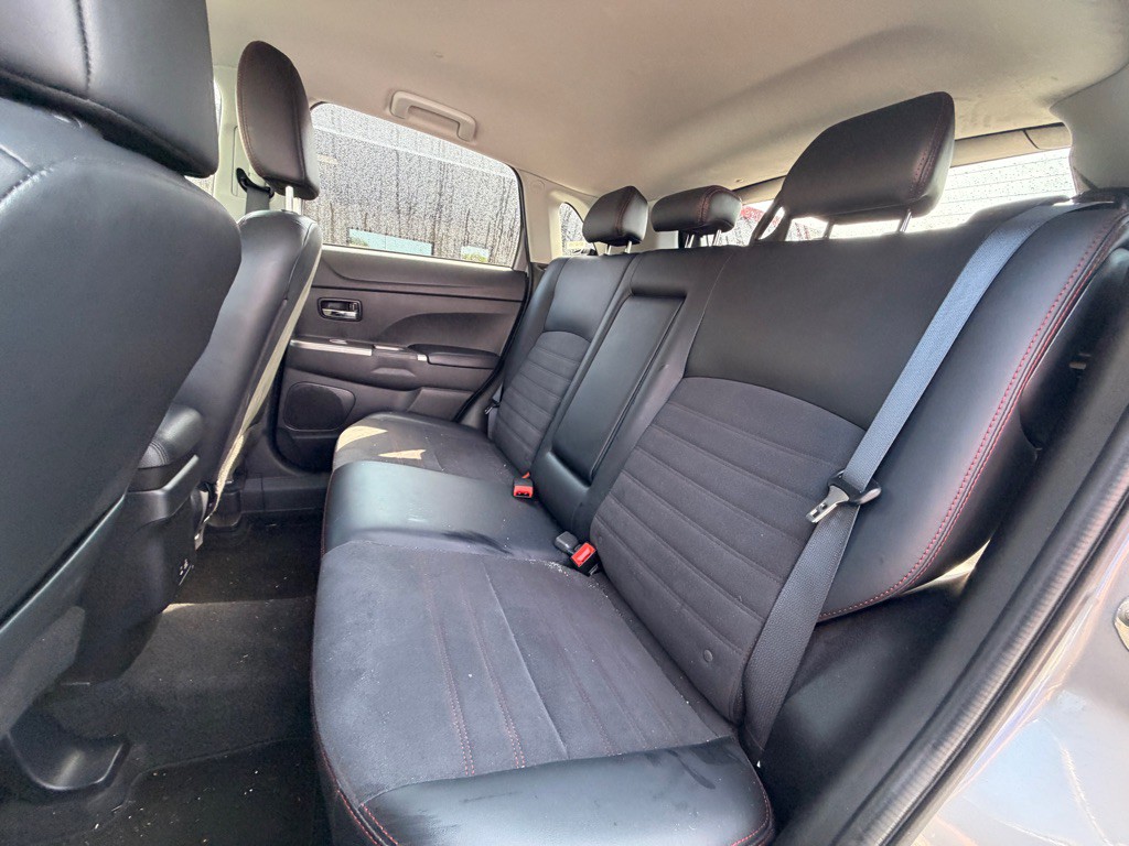 2024 Mitsubishi Outlander Image 7