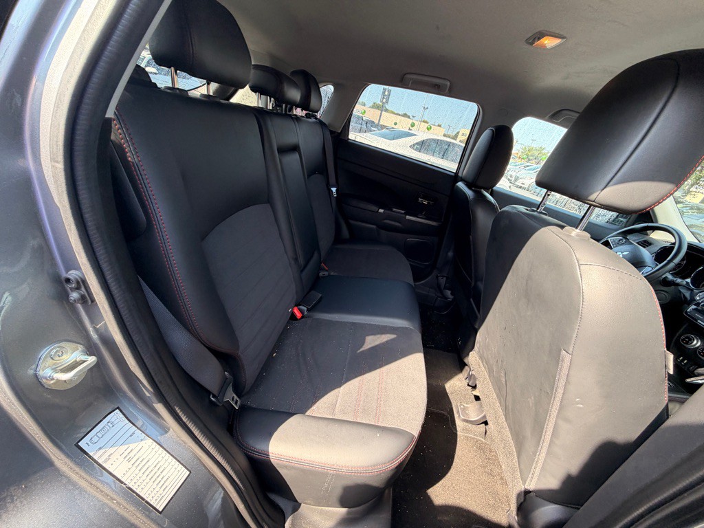 2024 Mitsubishi Outlander Image 8