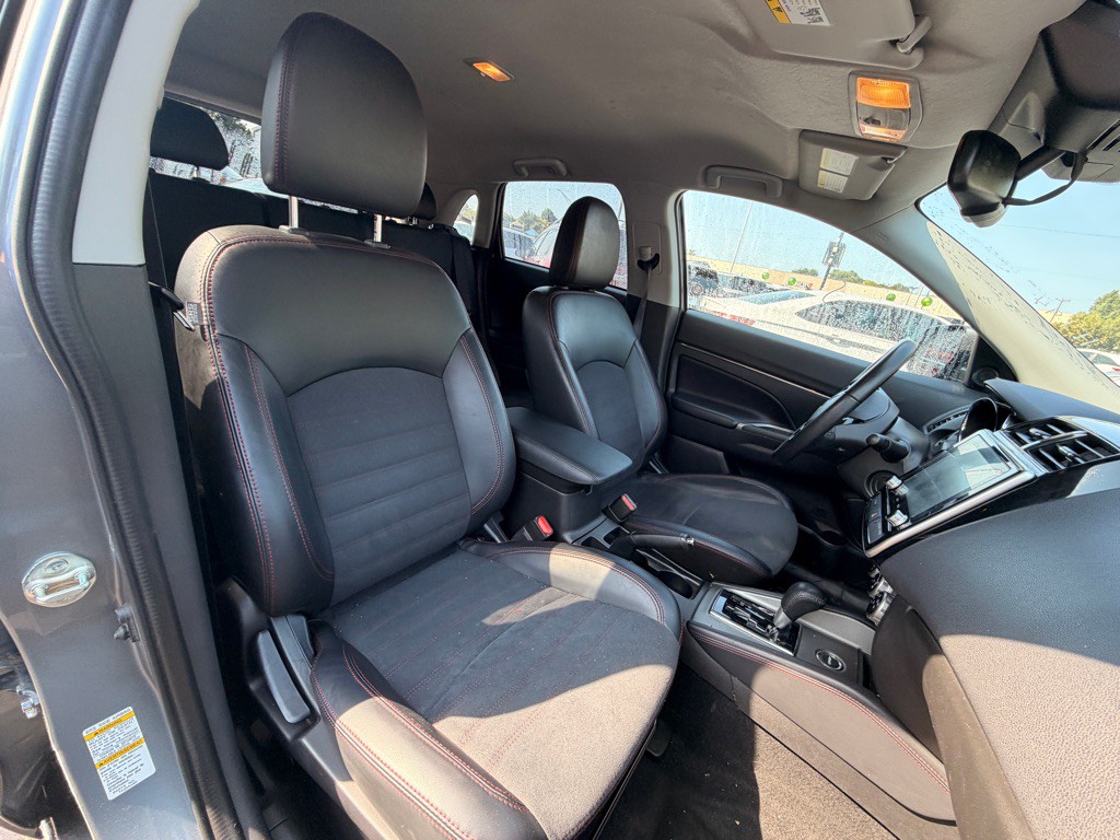 2024 Mitsubishi Outlander Image 9