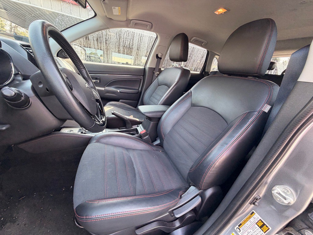 2024 Mitsubishi Outlander Image 10