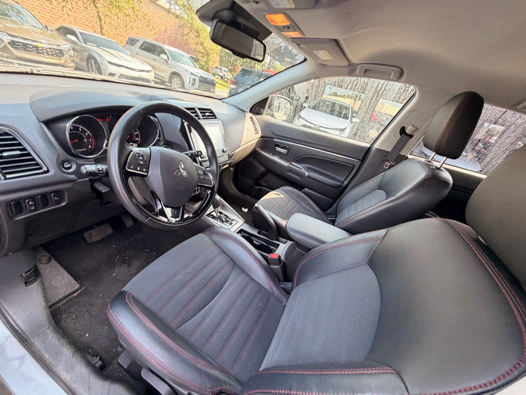 2024 Mitsubishi Outlander Image 11