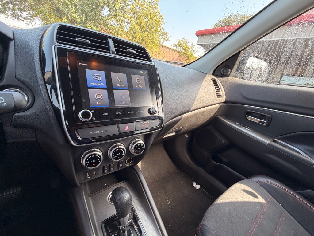 2024 Mitsubishi Outlander Image 12